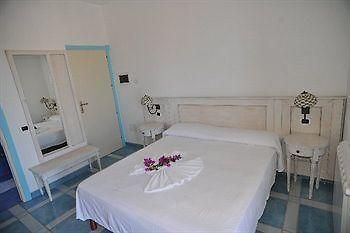 Isolabella Hotel เวนโตเตเน ภายนอก รูปภาพ