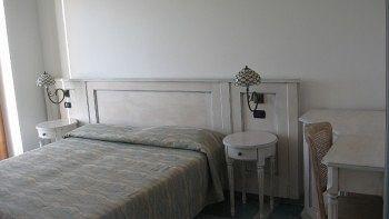 Isolabella Hotel เวนโตเตเน ภายนอก รูปภาพ