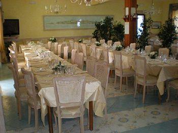 Isolabella Hotel เวนโตเตเน ภายนอก รูปภาพ